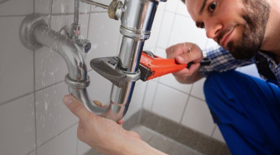 Professional same day plumber services in Edna, TX